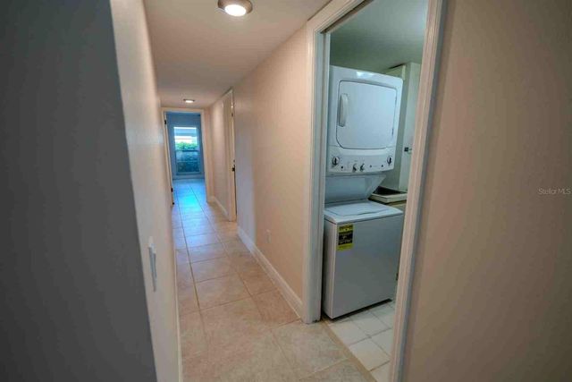 225 COUNTRY CLUB DRIVE D142, Largo, FL 33771
