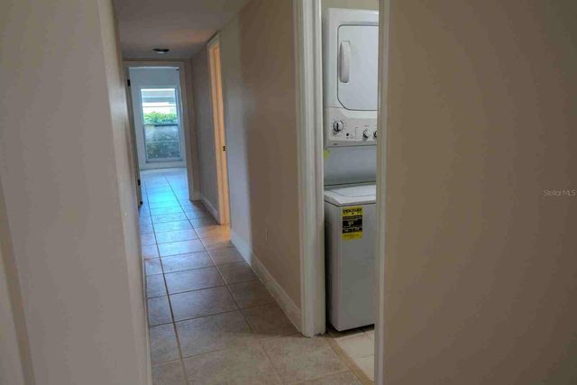 225 COUNTRY CLUB DRIVE D142, Largo, FL 33771