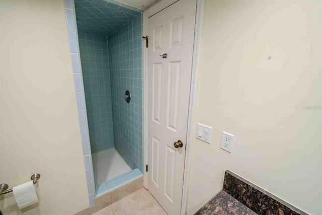 225 COUNTRY CLUB DRIVE D142, Largo, FL 33771