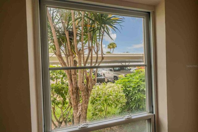 225 COUNTRY CLUB DRIVE D142, Largo, FL 33771