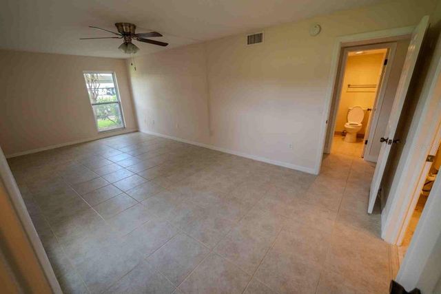 225 COUNTRY CLUB DRIVE D142, Largo, FL 33771