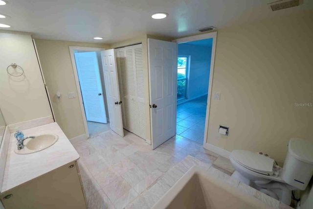 225 COUNTRY CLUB DRIVE D142, Largo, FL 33771