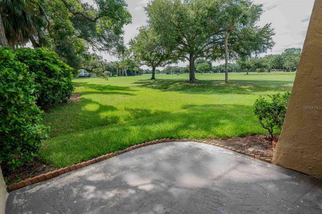 225 COUNTRY CLUB DRIVE D142, Largo, FL 33771
