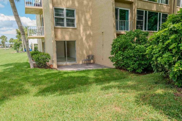 225 COUNTRY CLUB DRIVE D142, Largo, FL 33771