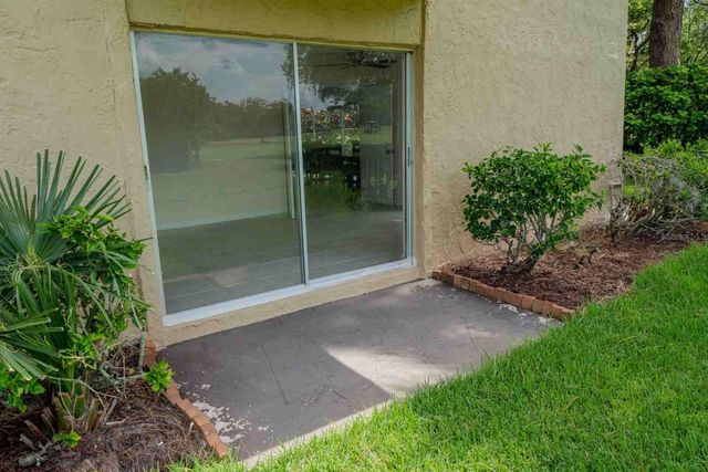 225 COUNTRY CLUB DRIVE D142, Largo, FL 33771
