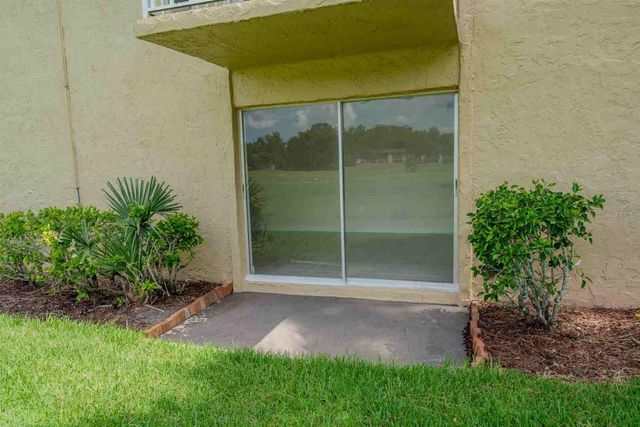 225 COUNTRY CLUB DRIVE D142, Largo, FL 33771