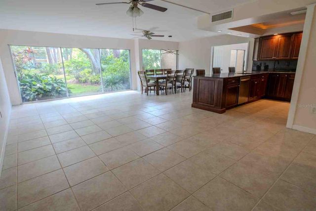225 COUNTRY CLUB DRIVE D142, Largo, FL 33771