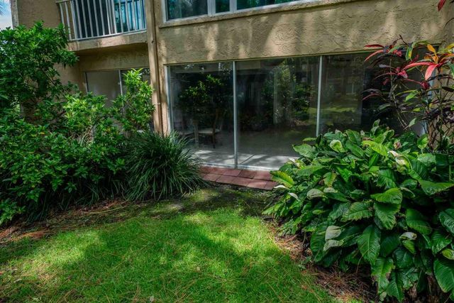 225 COUNTRY CLUB DRIVE D142, Largo, FL 33771