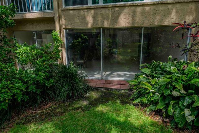 225 COUNTRY CLUB DRIVE D142, Largo, FL 33771