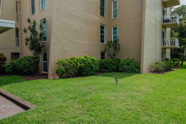 225 COUNTRY CLUB DRIVE D142, Largo, FL 33771