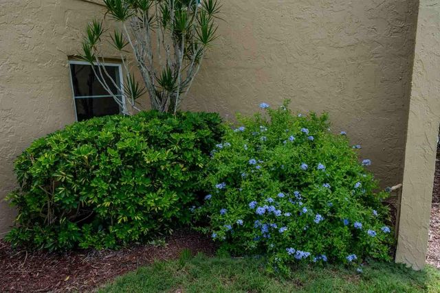 225 COUNTRY CLUB DRIVE D142, Largo, FL 33771