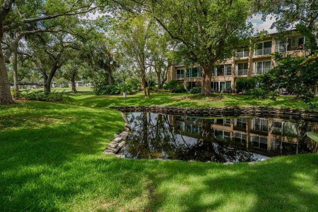 225 COUNTRY CLUB DRIVE D142, Largo, FL 33771