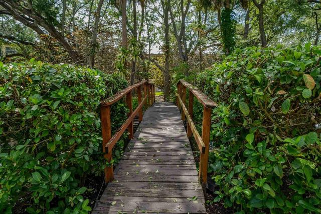 225 COUNTRY CLUB DRIVE D142, Largo, FL 33771