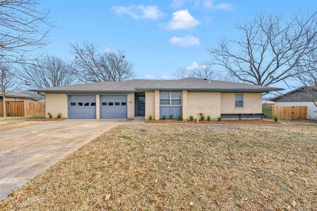 2217 Rex Cruse Drive, Sherman, TX 75092
