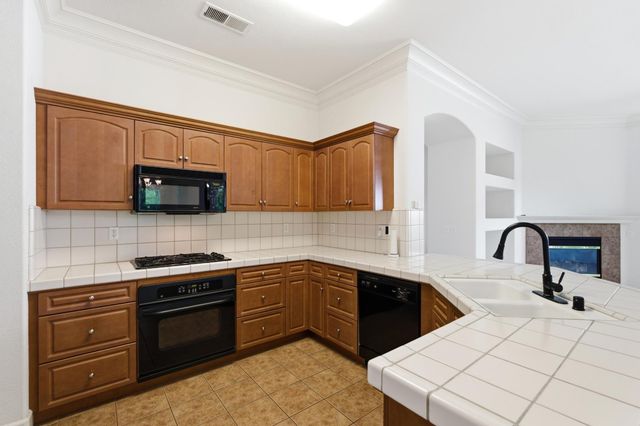 3063 Everglade Avenue, Clovis, CA 93619