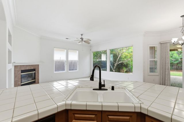 3063 Everglade Avenue, Clovis, CA 93619