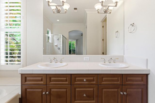 3063 Everglade Avenue, Clovis, CA 93619