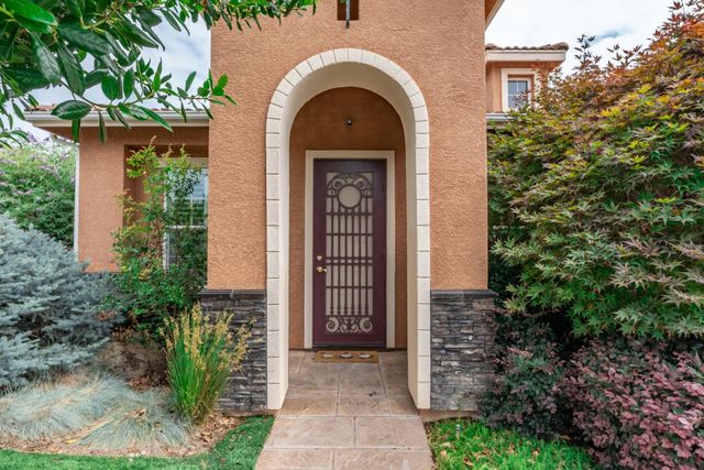 3063 Everglade Avenue, Clovis, CA 93619