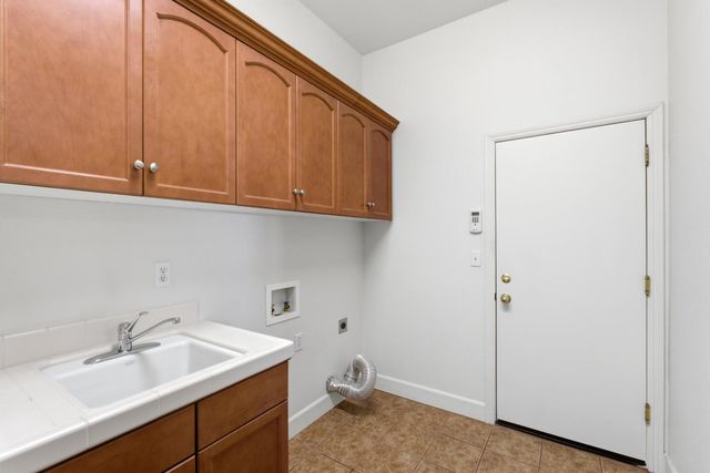 3063 Everglade Avenue, Clovis, CA 93619