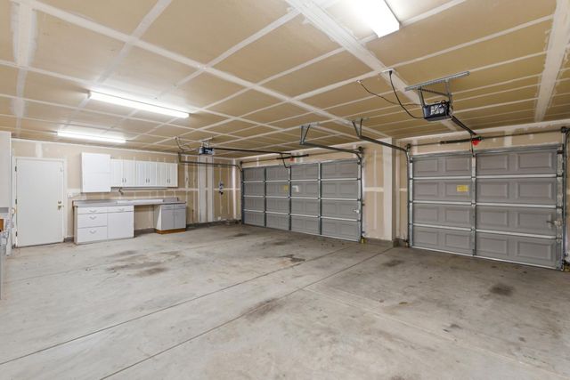3063 Everglade Avenue, Clovis, CA 93619