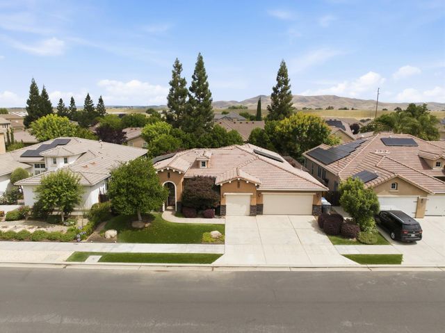 3063 Everglade Avenue, Clovis, CA 93619