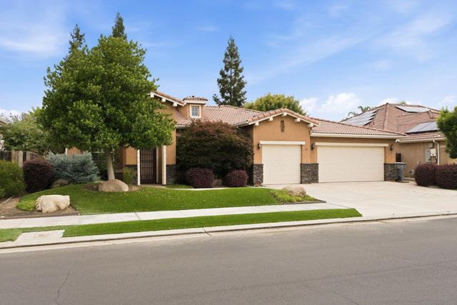 3063 Everglade Avenue, Clovis, CA 93619