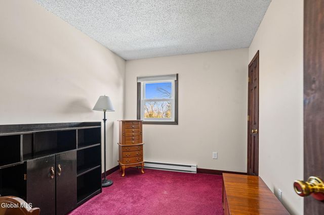 17 New Bridge Drive, Stillwater, NY 12170