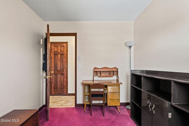 17 New Bridge Drive, Stillwater, NY 12170