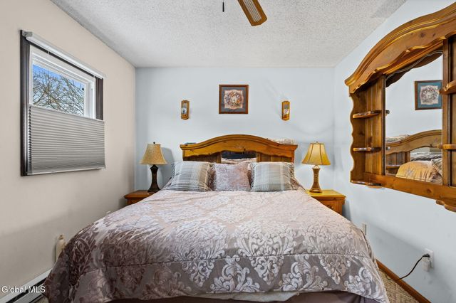 17 New Bridge Drive, Stillwater, NY 12170