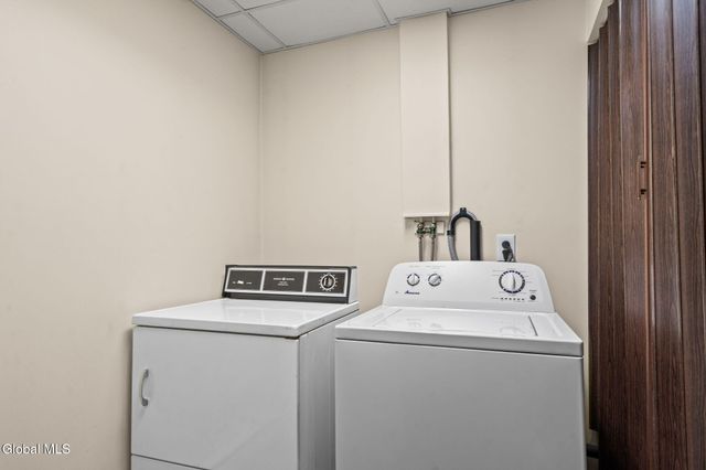 17 New Bridge Drive, Stillwater, NY 12170