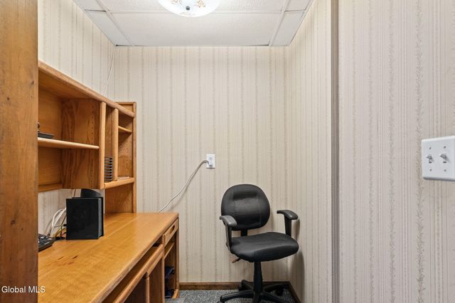 17 New Bridge Drive, Stillwater, NY 12170