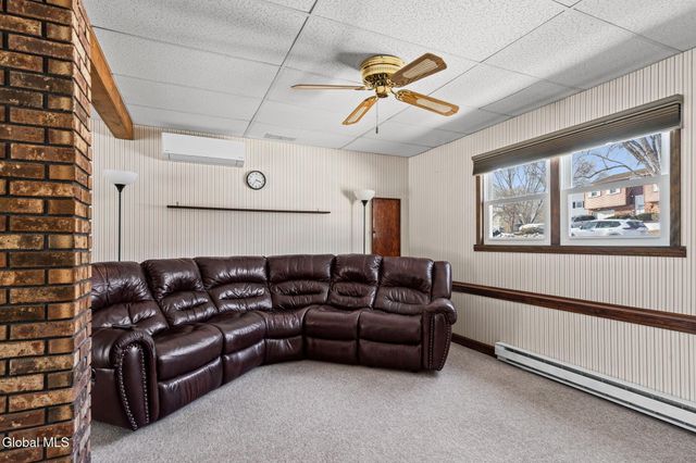 17 New Bridge Drive, Stillwater, NY 12170