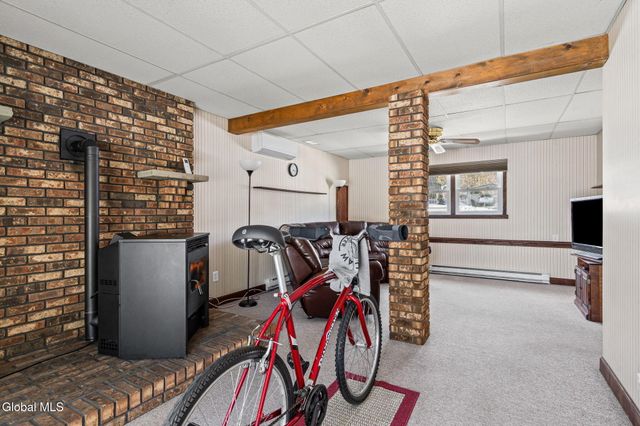 17 New Bridge Drive, Stillwater, NY 12170