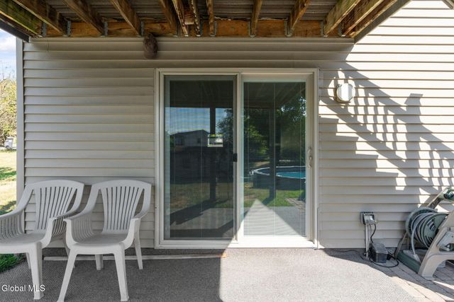 17 New Bridge Drive, Stillwater, NY 12170