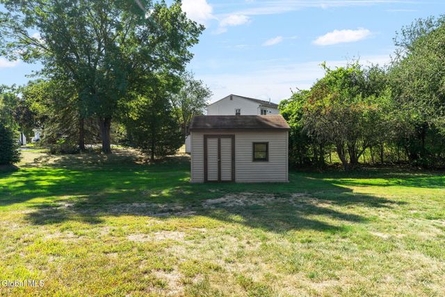 17 New Bridge Drive, Stillwater, NY 12170