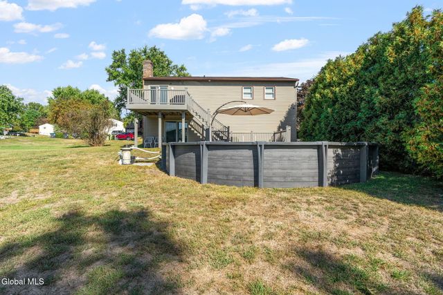 17 New Bridge Drive, Stillwater, NY 12170