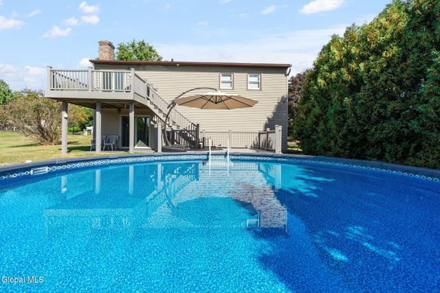 17 New Bridge Drive, Stillwater, NY 12170