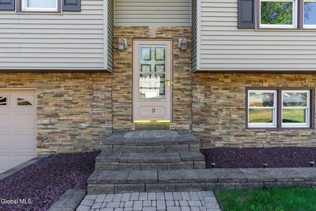 17 New Bridge Drive, Stillwater, NY 12170