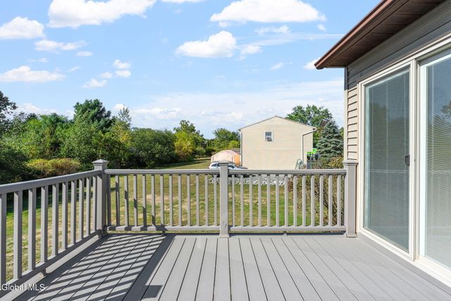 17 New Bridge Drive, Stillwater, NY 12170