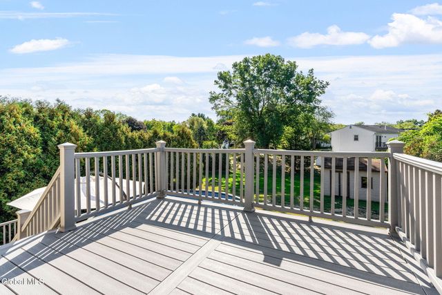 17 New Bridge Drive, Stillwater, NY 12170