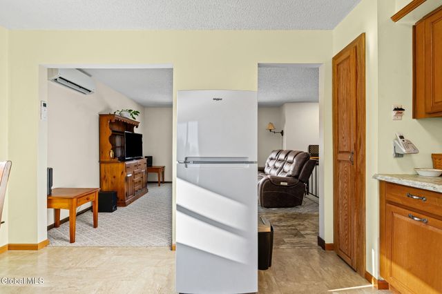 17 New Bridge Drive, Stillwater, NY 12170