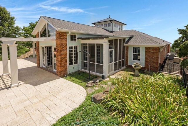 312 N Crest Road, Chattanooga, TN 37404
