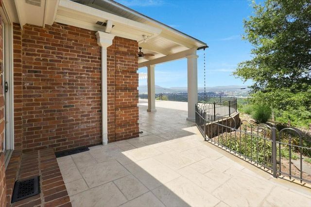 312 N Crest Road, Chattanooga, TN 37404