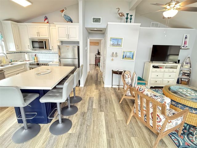 925 S Honeysuckle Drive, Crystal Beach, TX 77650