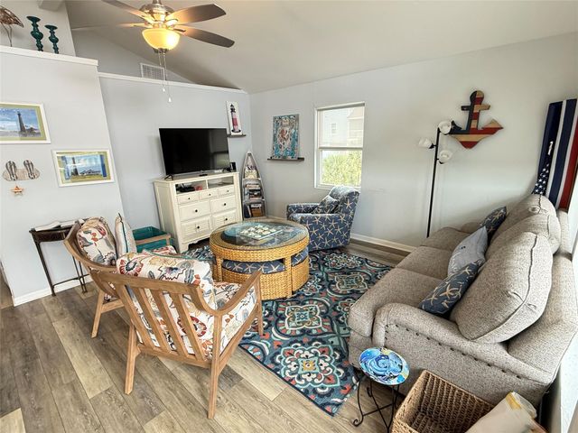 925 S Honeysuckle Drive, Crystal Beach, TX 77650