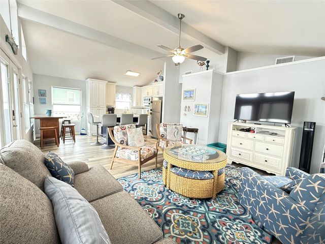 925 S Honeysuckle Drive, Crystal Beach, TX 77650