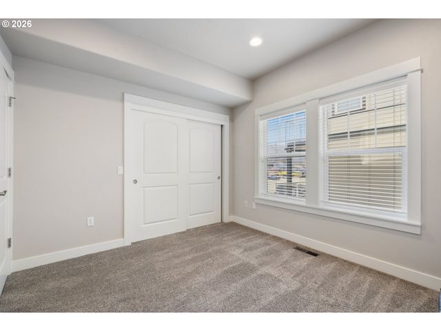 108 N 3RD Ave, Rockaway Beach, OR 97136