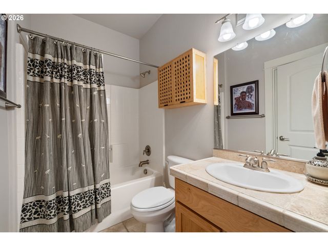 108 N 3RD Ave, Rockaway Beach, OR 97136