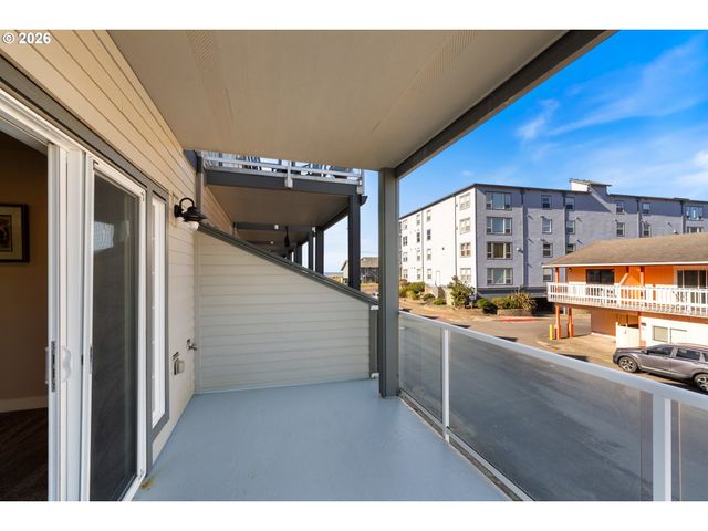 108 N 3RD Ave, Rockaway Beach, OR 97136