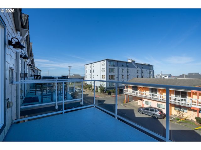 108 N 3RD Ave, Rockaway Beach, OR 97136